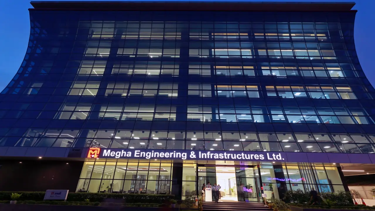Project by Ashraf Khan - Project Manager Structure